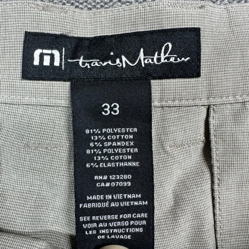 TravisMathew Golf Shorts Mens 33 Khaki Tan   Stretch Performance Casual